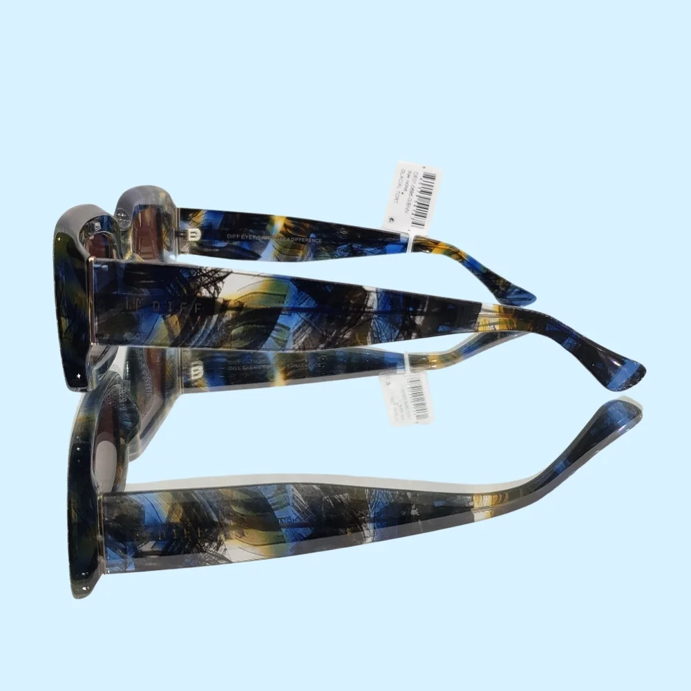 Diff Eyewear Sunglasses Katie Glacial Tortoise Rectangular Vacation Summer